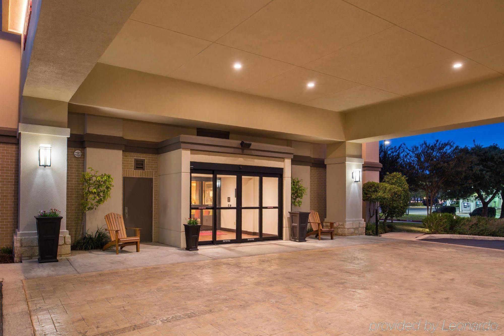 Hampton Inn San Antonio Stone Oak Exterior photo